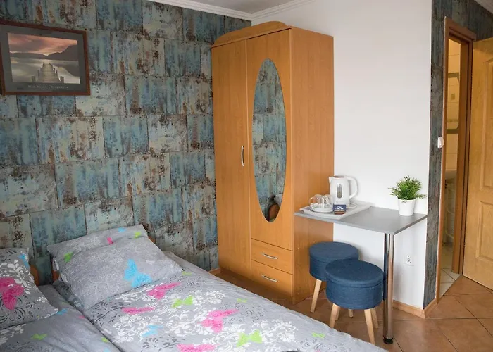 Emilia I Julia 莱鲍