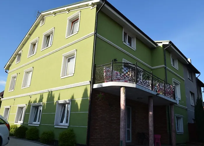 Emilia I Julia 莱鲍