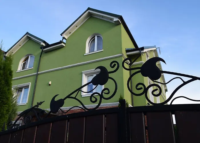 Emilia I Julia 莱鲍